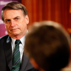 Bolsonaro tem que aprender que na política simpatia é quase amor