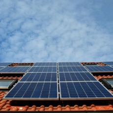 Vantagens e desafios da geração solar distribuída no Brasil