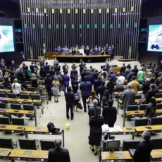 Câmara prepara pauta com nova Lei de Licitações e lobby para as próximas semanas