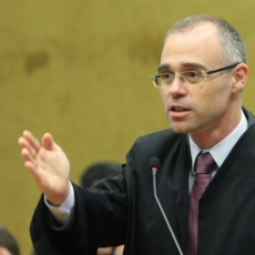 Existe hora marcada para se tornar ministro do STF?
