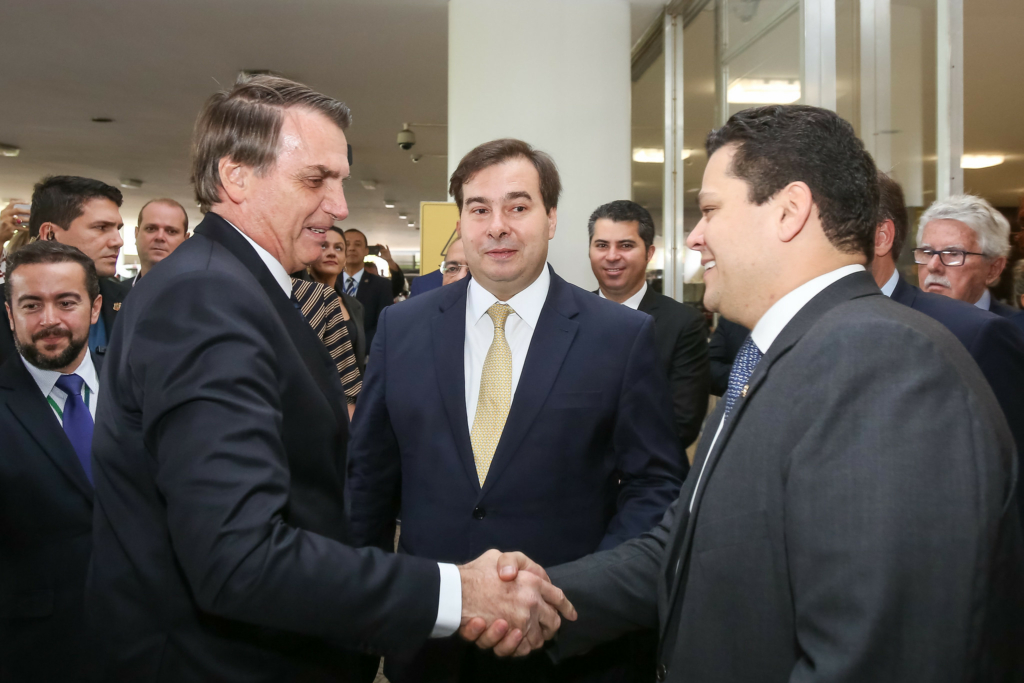 IFI aponta que reforma economizará R$ 45 bi a menos do que informou o governo