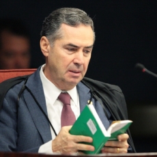 Barroso defende que juiz fixe prazo para julgar após recebimento de denúncia