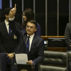 Após confusão sobre COAF, centrão quer que Bolsonaro enquadre membros do PSL