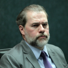 MPF diz que decisão de Toffoli sobre Flávio fere recomendações internacionais