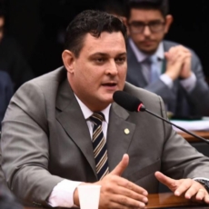 Deputados querem mudar texto do Senado que posterga privatização do saneamento