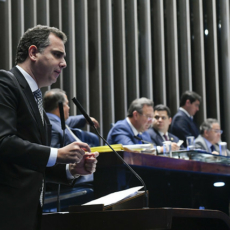 Senado aprova projeto de abuso de autoridade