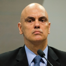 Moraes determina que Weintraub seja ouvido pela PF para explicar ofensas ao STF