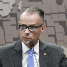 Senado aprova indicação de médico militar a diretor da Anvisa