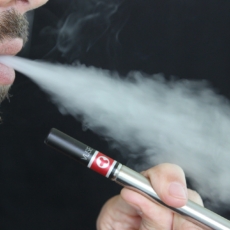 Anvisa inicia processo para possível regulamentação de cigarros eletrônicos