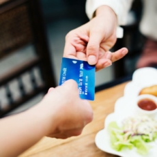Como as taxas no cartão de crédito afetam o varejista