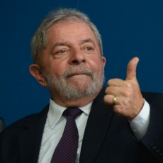 Juiz determina a soltura imediata de Lula com base em decisão do STF