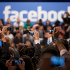 Facebook é condenado a excluir vídeo de enfermeira limpando os sapatos em PS