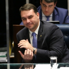 STF mantém foro privilegiado de Flávio Bolsonaro no caso das ‘rachadinhas’