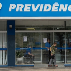 Câmara aprova projeto que muda regras de perícias em litígios do INSS