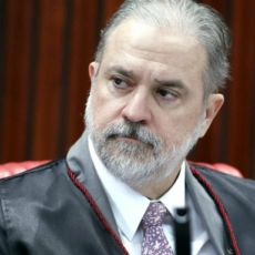 O procurador-geral da República e o professor da USP