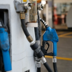STF: É inconstitucional lei do RJ que veda abastecimento fora de posto de gasolina