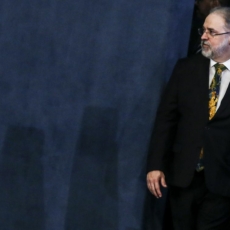 Aras sugere que Bolsonaro vete artigo que extingue o voto de qualidade no Carf