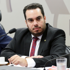 Deputado do PSC defende PEC para extinguir Justiça do Trabalho