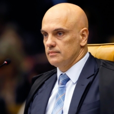 Alexandre de Moraes ignora pedido da AGU para reconsiderar decisão sobre Ramagem