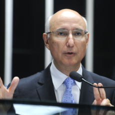Ives Gandra sugere que Congresso use Constituição para barrar decisões judiciais