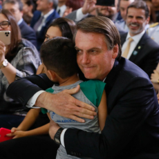 Agregador: Bolsonaro tem 36% de avaliação negativa e 31,7% de avaliação positiva