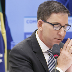 Spoofing: juiz não recebe, por ora, denúncia contra jornalista Glenn Greenwald