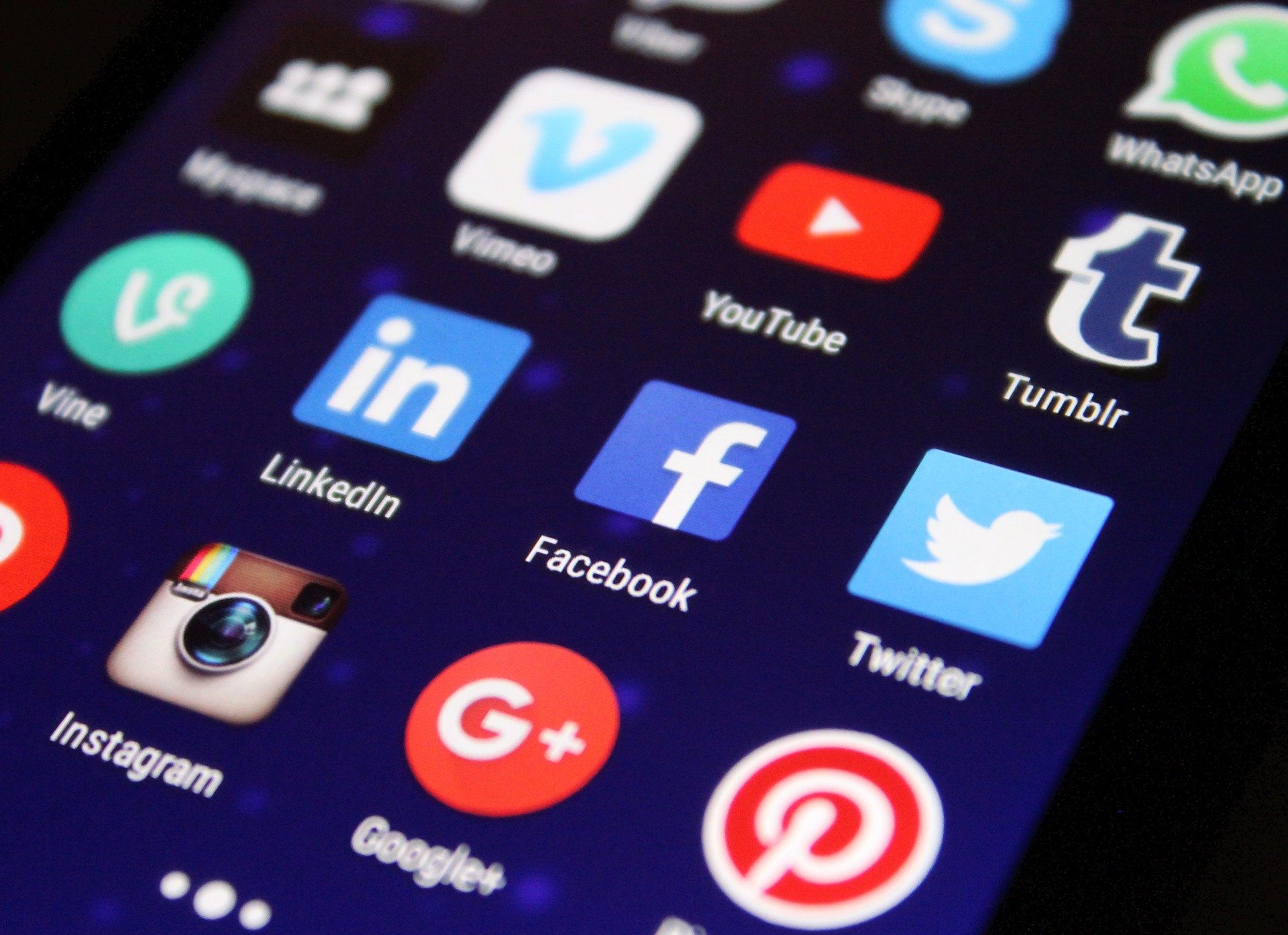 Redes sociais e o timing da regulação