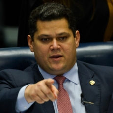 Os controles de constitucionalidade de medidas provisórias