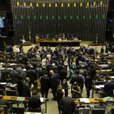 PSL propõe mandado de segurança coletivo para adiar tributos no Brasil