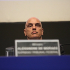 Decisão de Alexandre de Moraes paralisa todas as ações civis públicas do país?