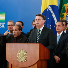 Avaliação negativa de Bolsonaro sobe 8 pontos desde março e chega a 48%