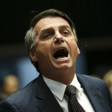 Aprovação de Jair Bolsonaro fecha o ano praticamente inalterada