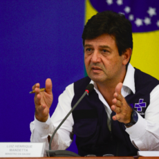Demissionário, Mandetta denuncia uso político da cloroquina