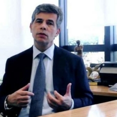 Bolsonaro demite Mandetta e indica Nelson Teich para o Ministério da Saúde
