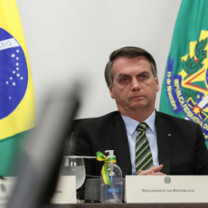 Rede vai ao STF contra MP que isenta governantes de erros no combate à Covid-19