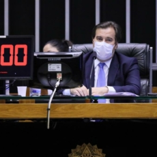 Câmara aprova projeto de ajuda aos estados e municípios com alterações
