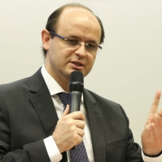Volta às aulas exigirá um rodízio de alunos, diz secretário de Educação de SP