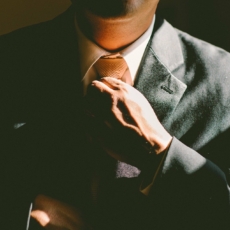 Empregados hipersuficientes podem negociar suspensão do trabalho sem utilizar MP?