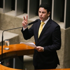 Bruno Araújo: ‘espero que namoro de Bolsonaro e Maia não tenha separação litigiosa’