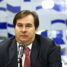 O fim do mandato de Maia e a abertura do impeachment