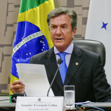 Collor: Bolsonaro age como se estivesse comandando seita em que todos devem obedecer