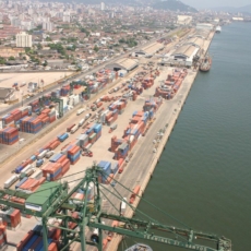 A exclusividade na contratação de trabalhadores portuários