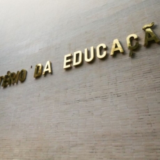 Os recursos da educação, os pastores, as ONGs e o direito financeiro