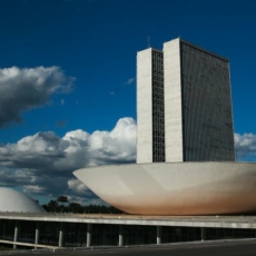 Reforma fatiada cria desconfiança e gera resistências setoriais, dizem especialistas