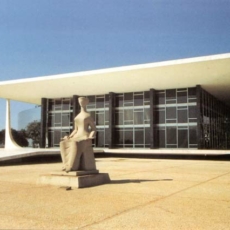 Para maioria do STF, é inconstitucional lei do RJ que suspendeu pagamento de consignados