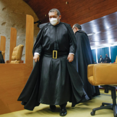Pandemia: responsabilização do Judiciário ante substituição de gestores públicos