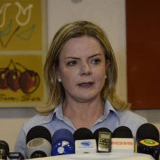 Eleição na Câmara: PT negocia cargos e agenda para apoiar Lira ou Maia