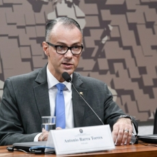 Anvisa pretende manter regras editadas durante a pandemia, diz Barra Torres