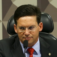 Auxílio Brasil será pago em novembro e terá reajuste de 20%, diz ministro da Cidadania