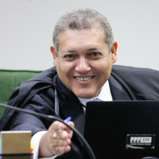 PF intima Conrado Hübner Mendes em investigação sobre coluna de opinião